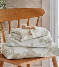 Badhanddoek Oriental Garden Dove Grey Handdoeken