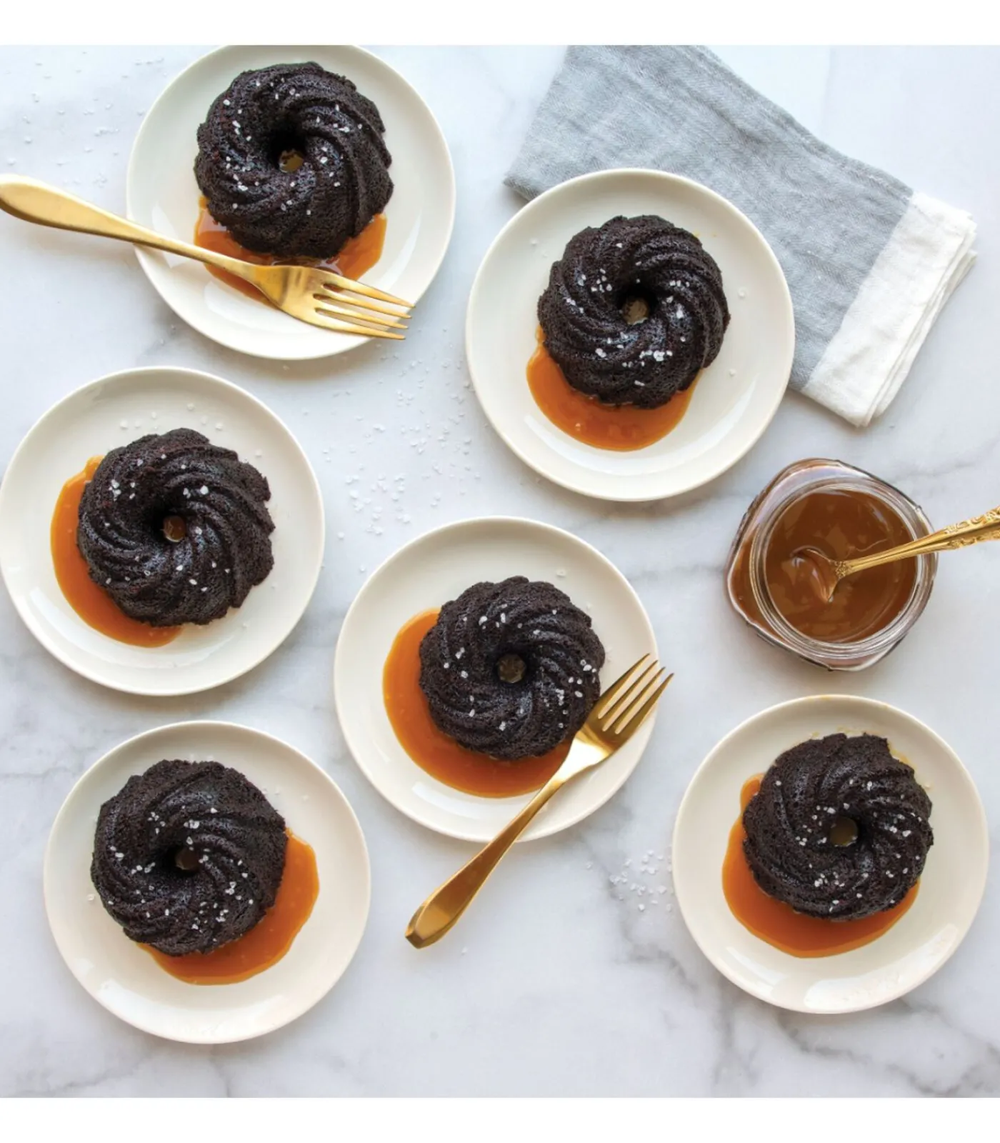 Sale Bakvorm Swirl Bundtette Goud - 6 stuks Bakken