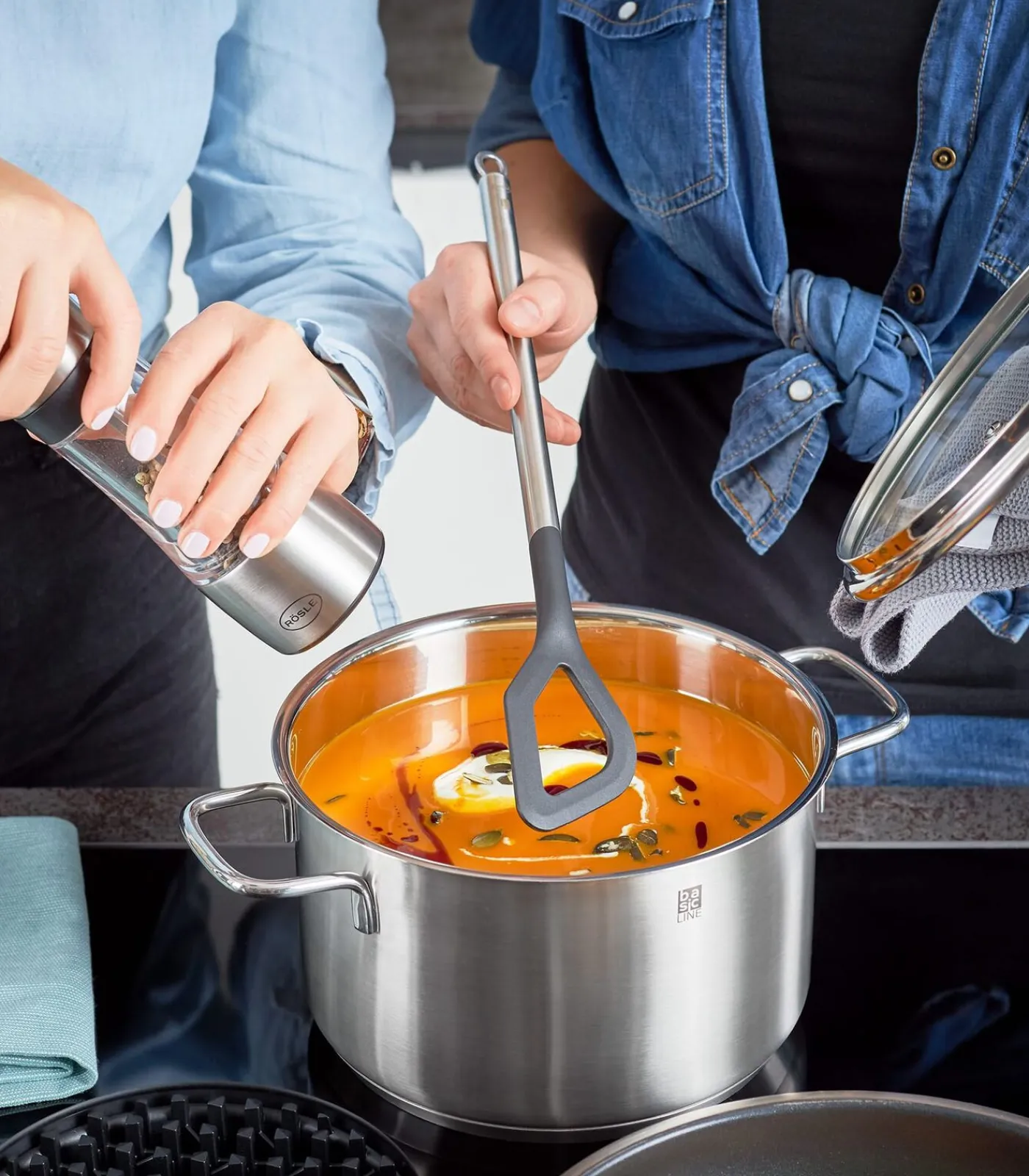 Online Basic Line Schuimspaan - RVS / Siliconen - 32 cm Bakken