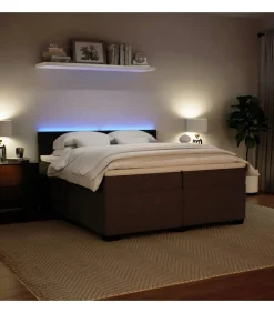 Boxspring met matras fluweel lichtgrijs 200x200 cm Bedden