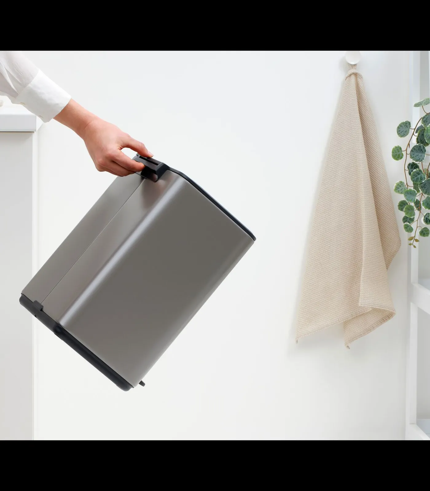 Hot Bo Pedaalemmer, 12 liter, stil sluitend, kunststof binnenemmer - Platinum Manden En Bakken