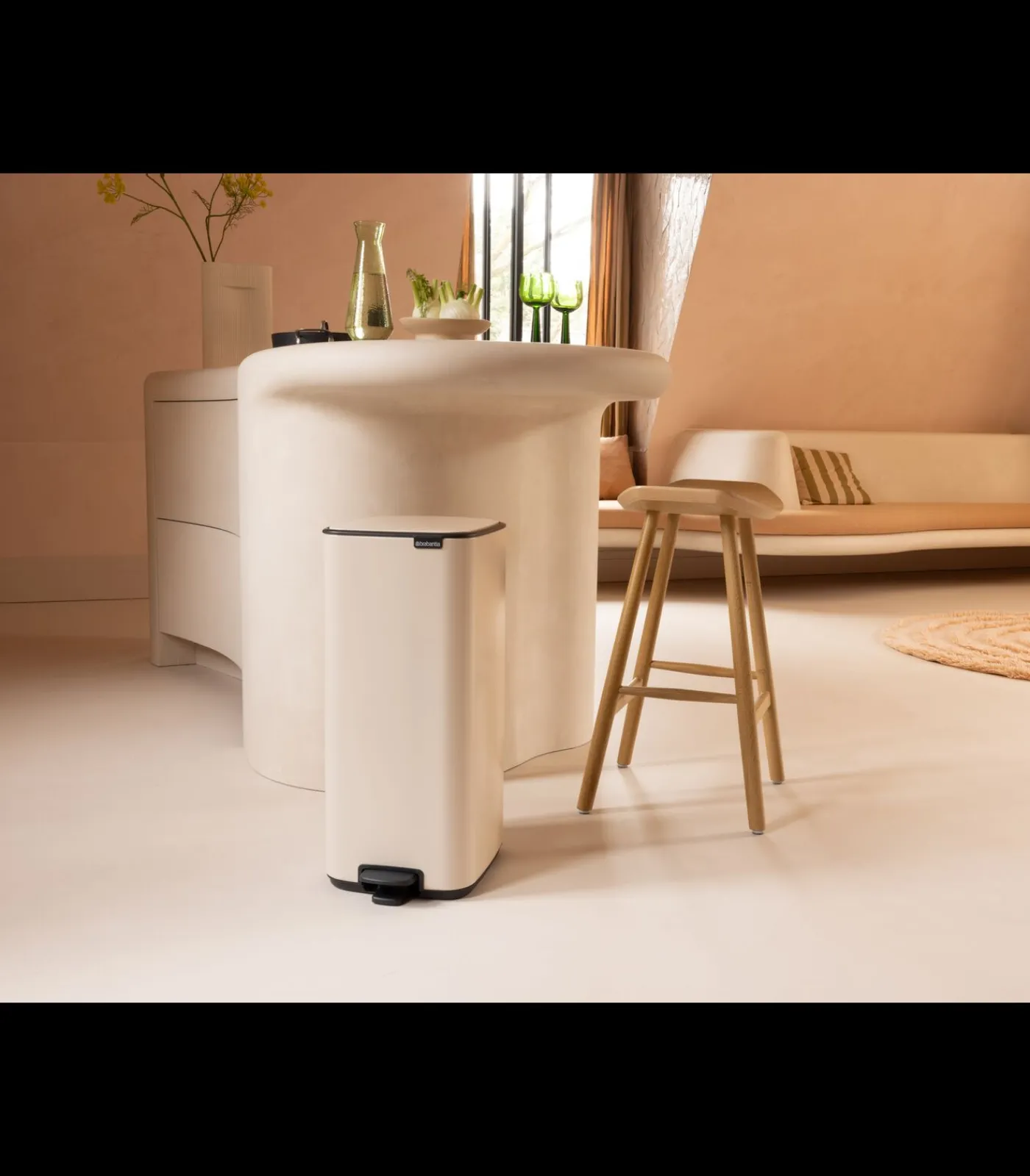 Bo Pedaalemmer, 30 liter, stil sluitend, kunststof binnenemmer - Soft Beige Manden En Bakken