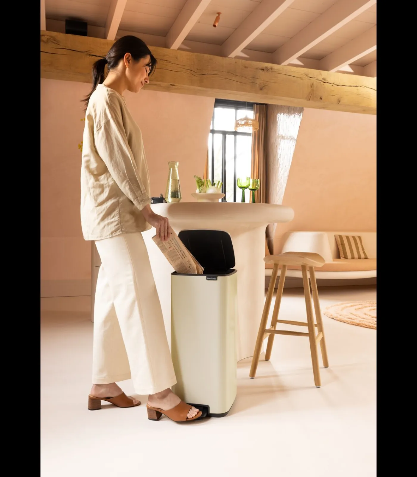 Bo Pedaalemmer, 30 liter, stil sluitend, kunststof binnenemmer - Soft Beige Manden En Bakken