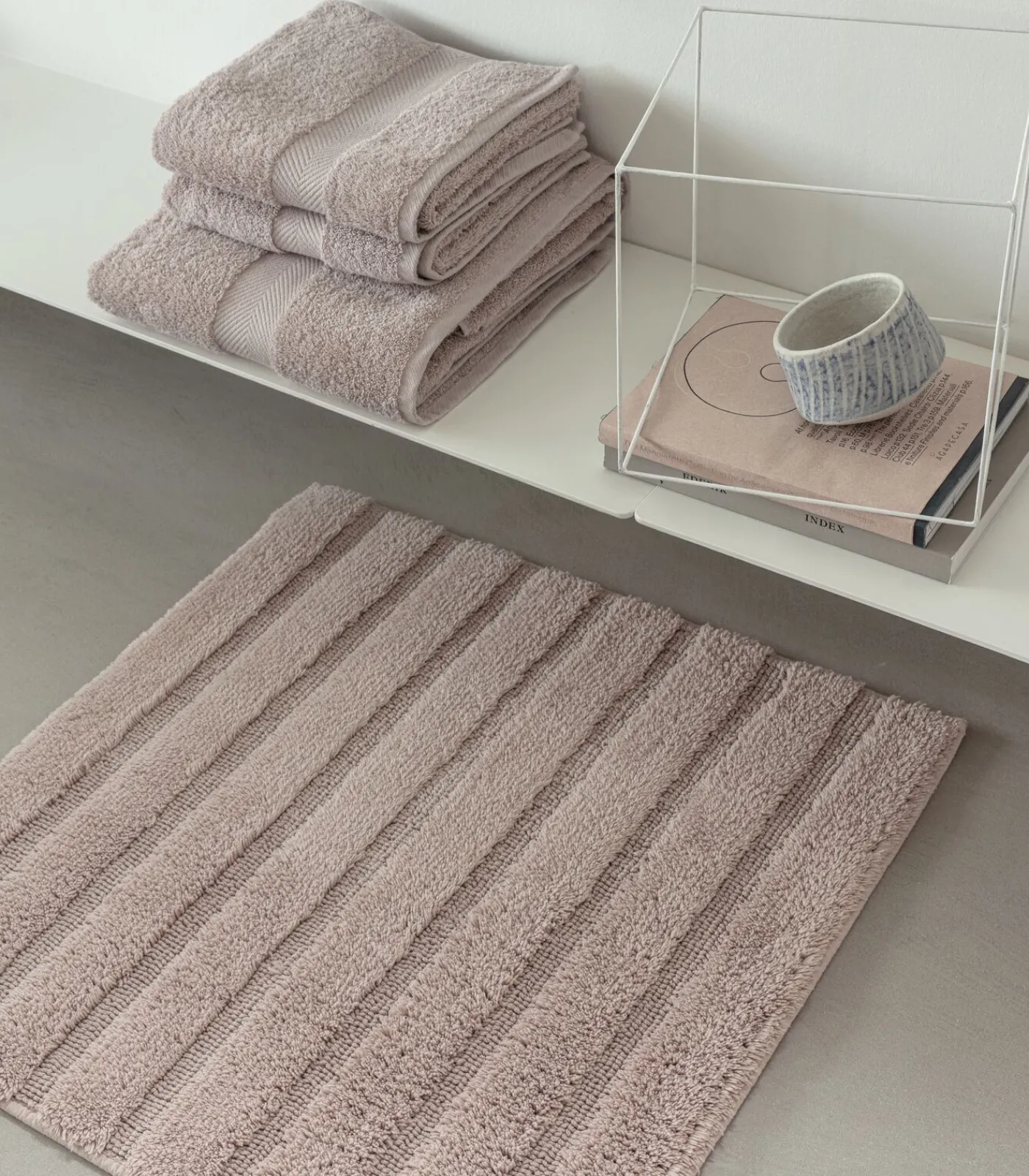 Hot California Antislip Bidet mat Misty pink Bad-& Douchematten