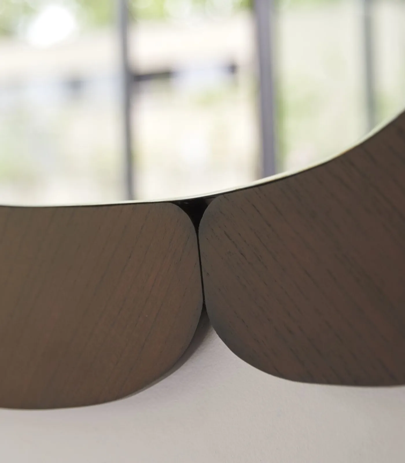 Outlet Eda - Ovale spiegel in donker mindihout 75 x 115 cm Spiegels