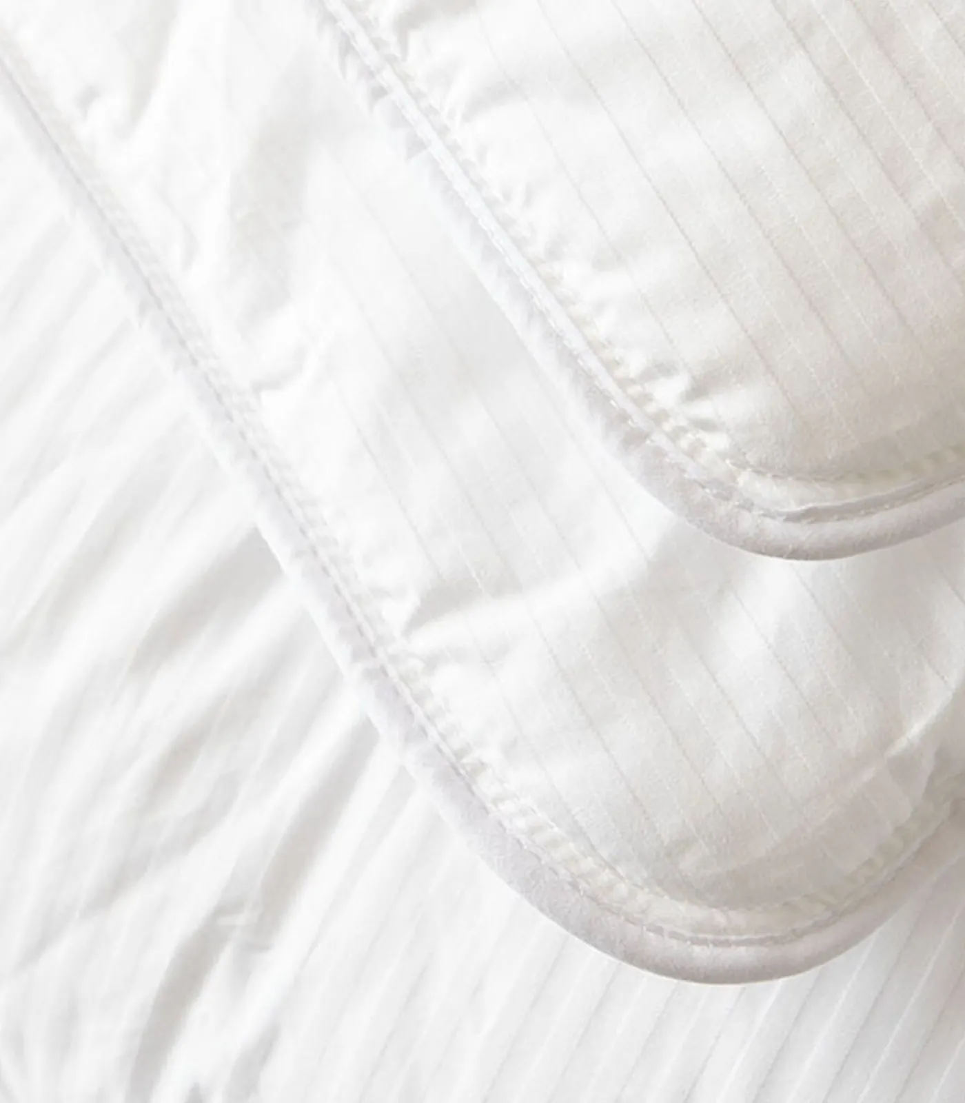 Clearance Eden - Synthetisch matig warm dekbed Made in France Dekbedden