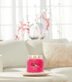 Online Geurkaars Red Raspberry Signature Medium Jar Kaarsen & Kaarshouders