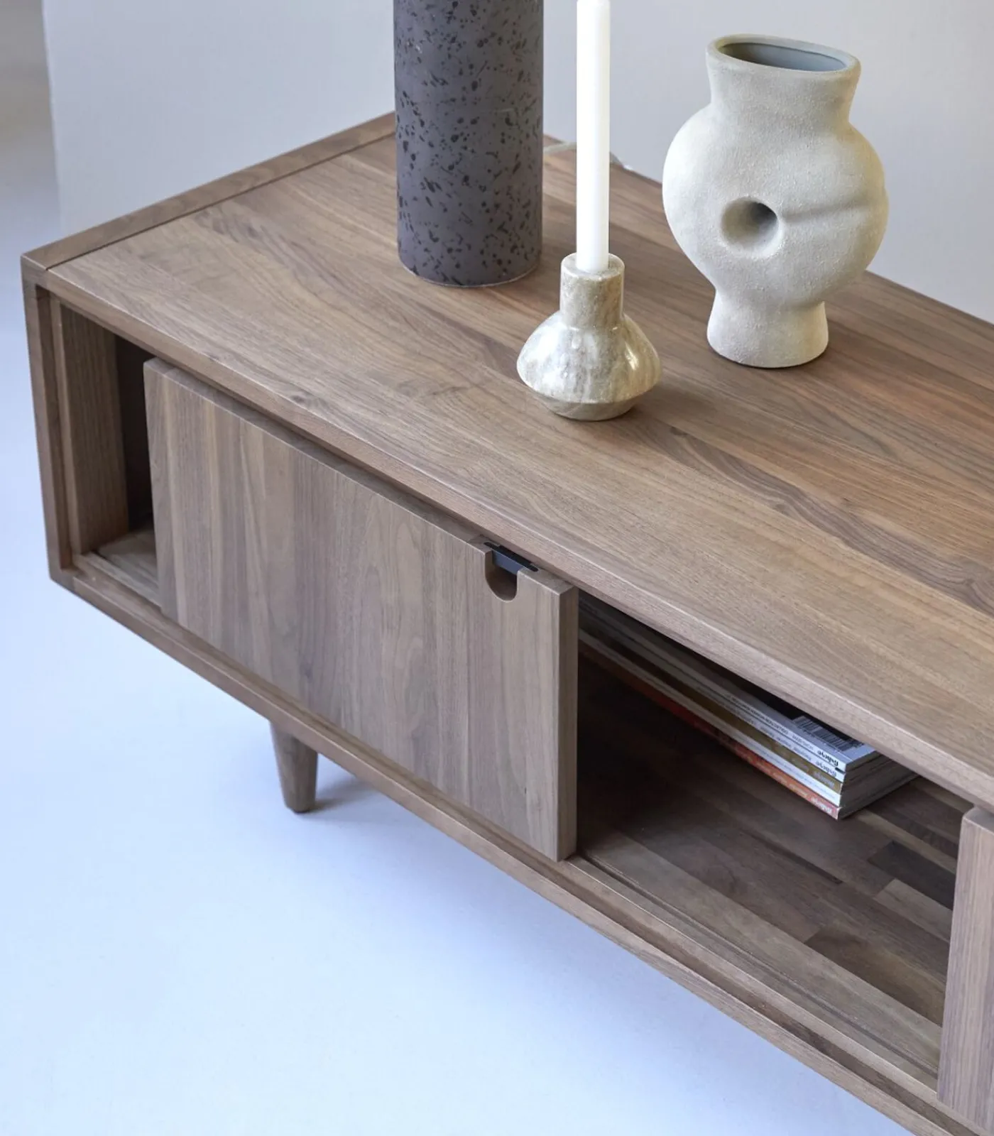 Outlet Jonàk - Tv-meubel van massief notenhout 140 cm Meubels