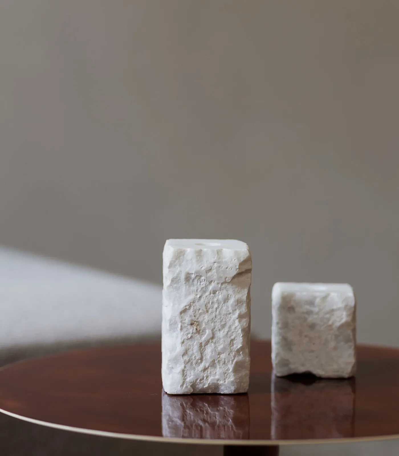 Hot Kandelaar 8x8xH13,5cm marmer wit Opus Kaarsen & Kaarshouders