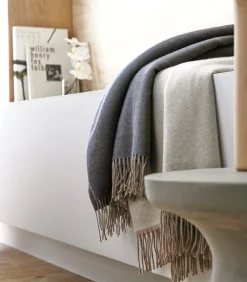 Clearance KATMANDOU anthracite - Plaid Merino Bedspreien