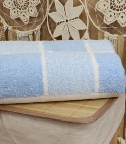 Outlet Lichtroze katoenen geruite handdoek 50x100 cm Handdoeken