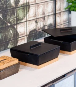 Outlet Luxe - Keramiek - Ovenschaal met deksel - Inclusief onderzetter van kurk - Zwart Bakken