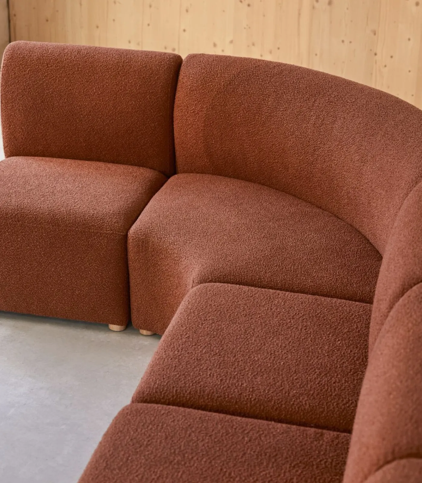 Outlet Modulaire 4-zitshoekbank Swann van massief acacia en terracotta stof Zetels