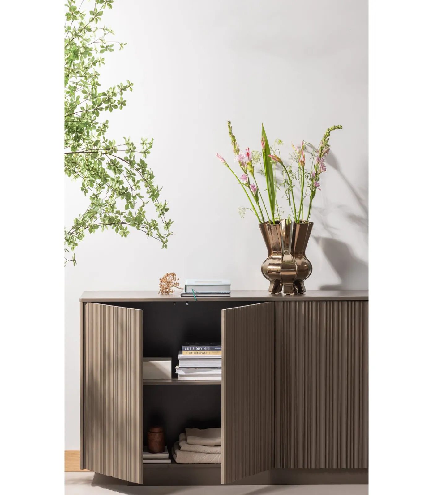 Nova Dressoir 200 cm - Grenen - Truffel Bruin - 85x200x40 Meubels