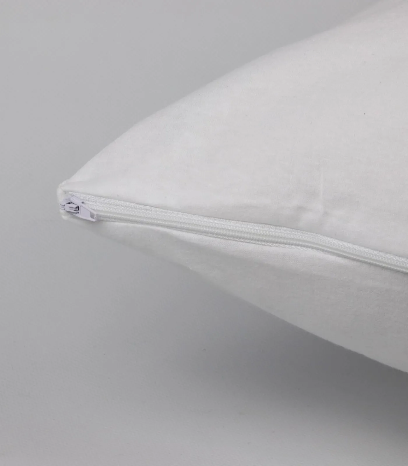 Hot Onder witte katoenen kussensloop 65x65 cm Kussenslopen