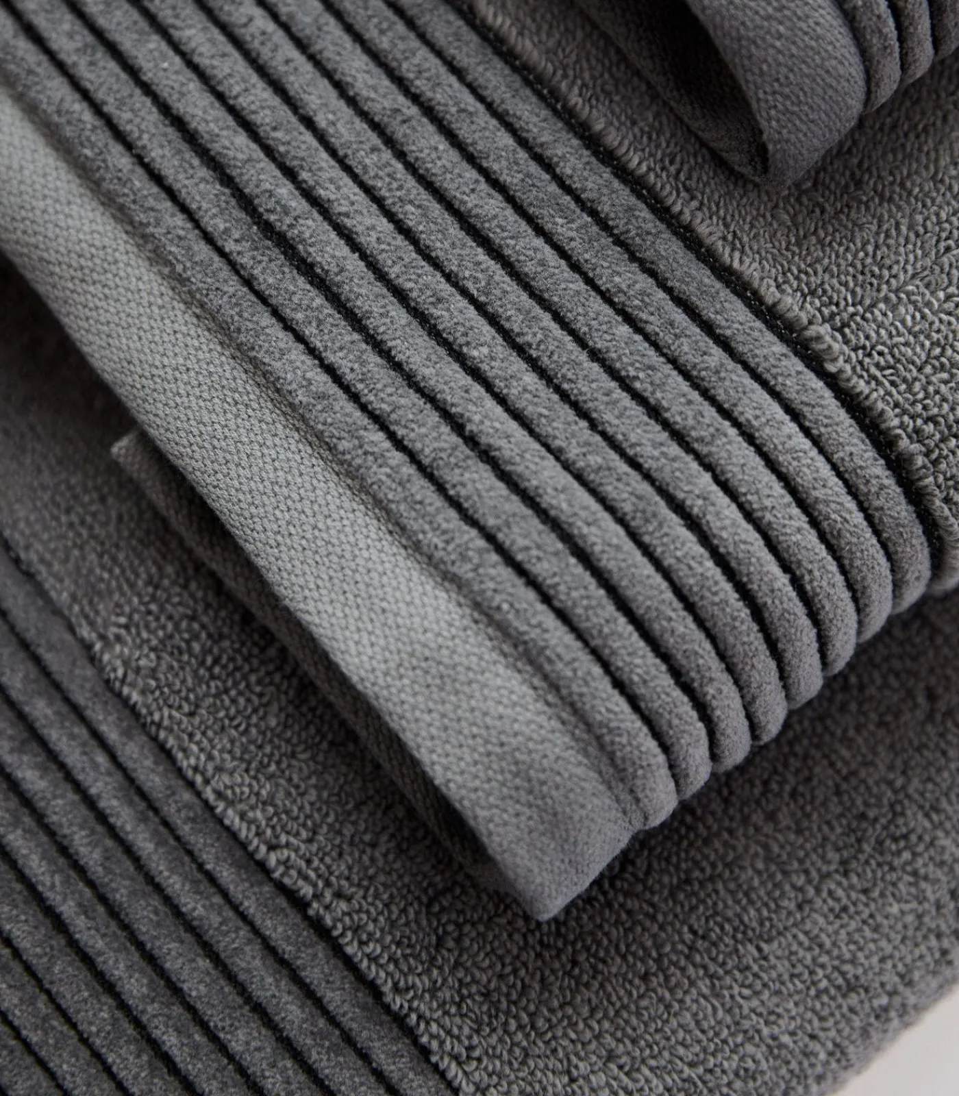 Outlet Premium Handdoek SOOTHING SHADOWS. Biologisch Katoen Handdoeken