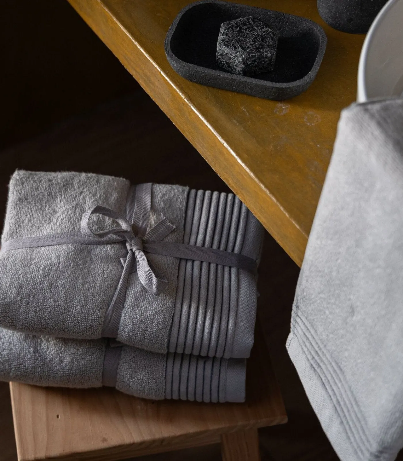 New Set van 2 Premium Handdoeken SILVER MIST. Biologisch Katoen Handdoeken