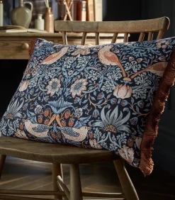 Strawberry Thief Sierkussen Kussens