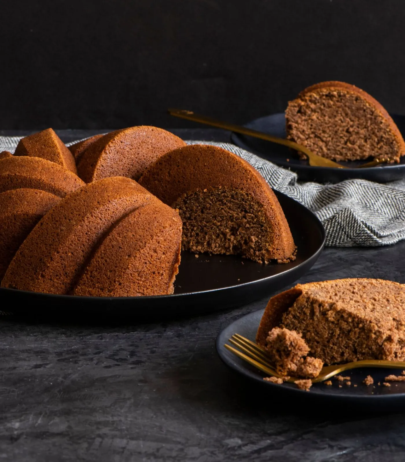 Online Tulband Bakvorm Braided Bundt Goud ø 27 cm / 3.5 liter Bakken