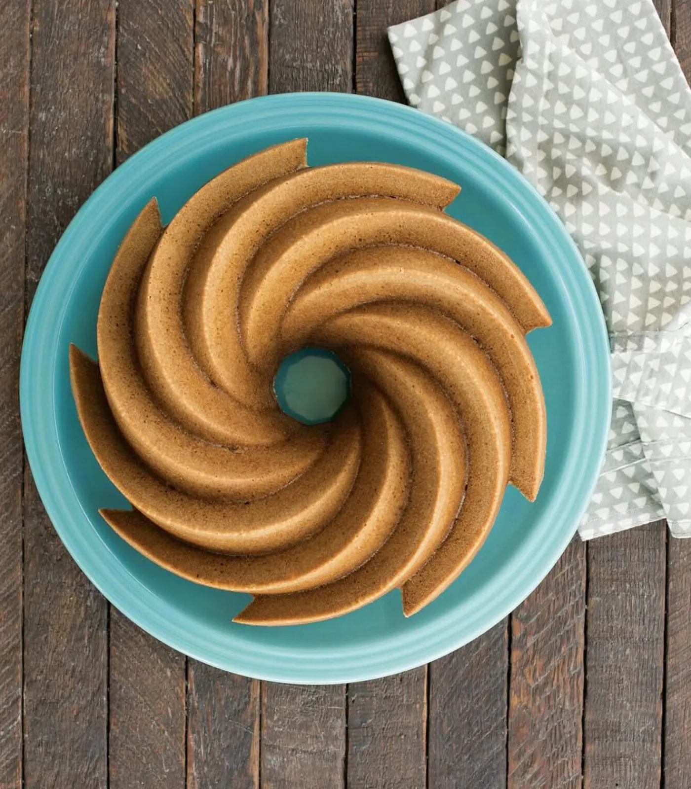 New Tulband Bakvorm Heritage Bundt Goud ø 26 cm / 2.4 liter Bakken