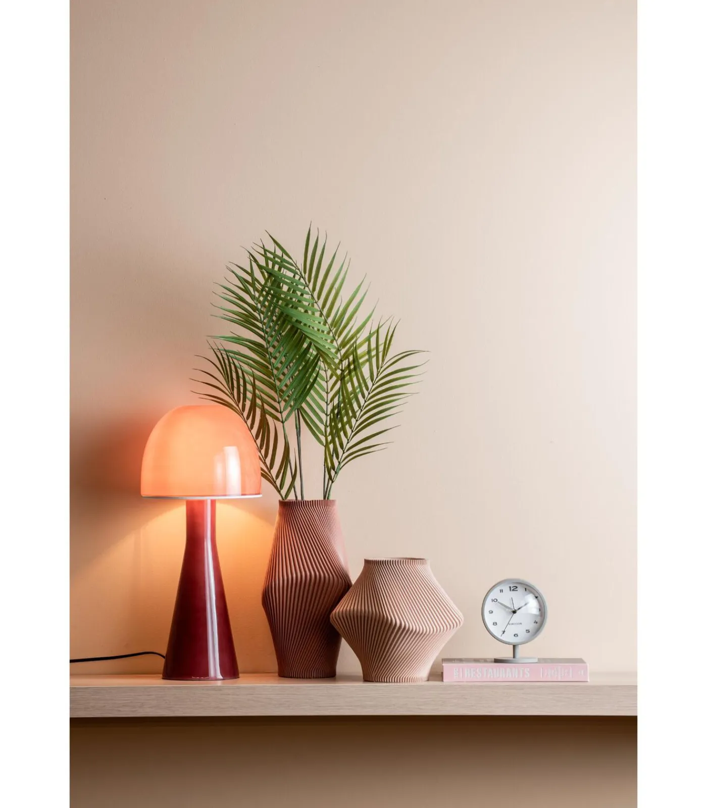 Outlet Vaas Twisted Rib - Zachtbruin - Ø18cm Vazen