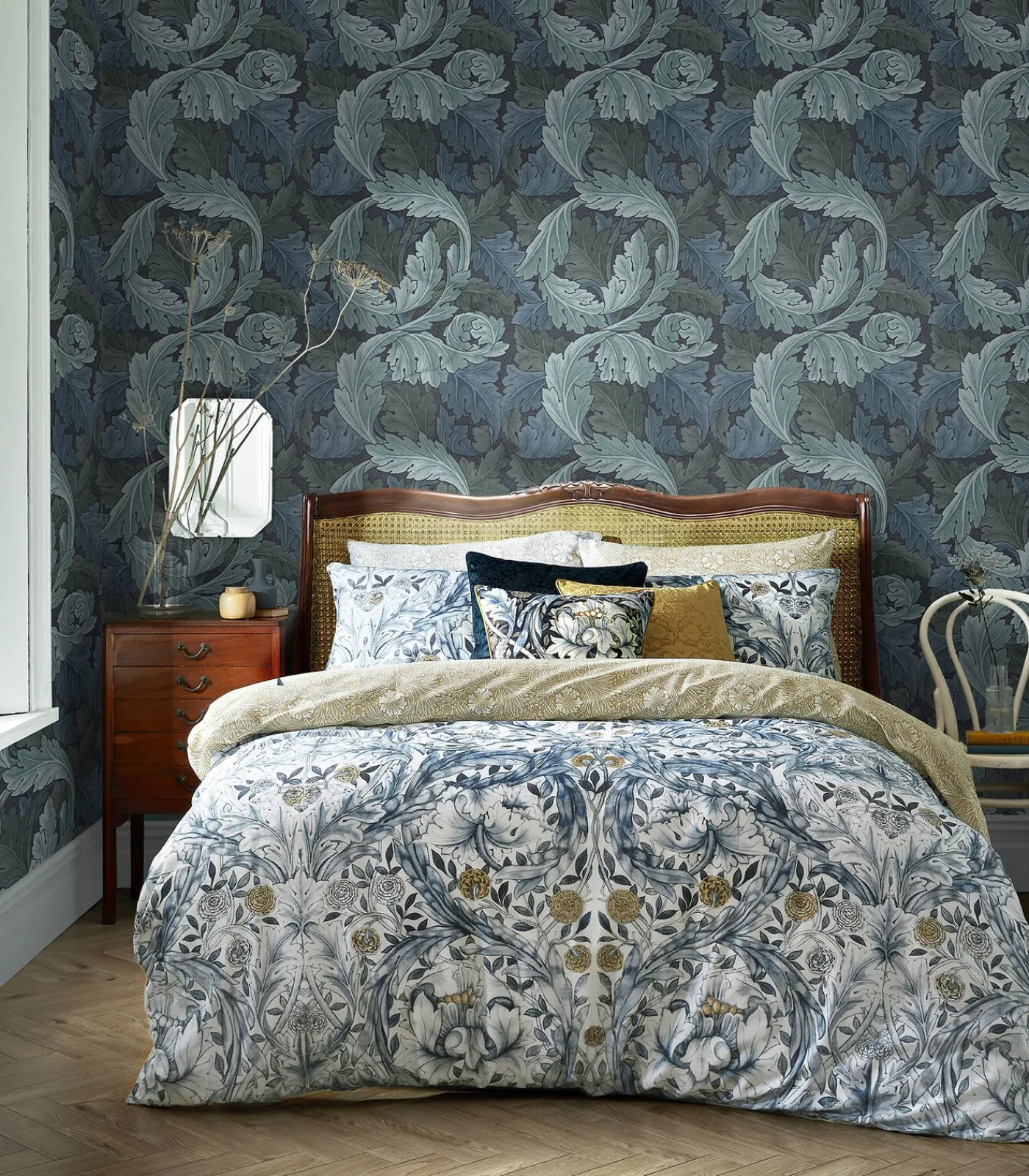 Best Vliesbehang Acanthus Blue Wanddecoratie