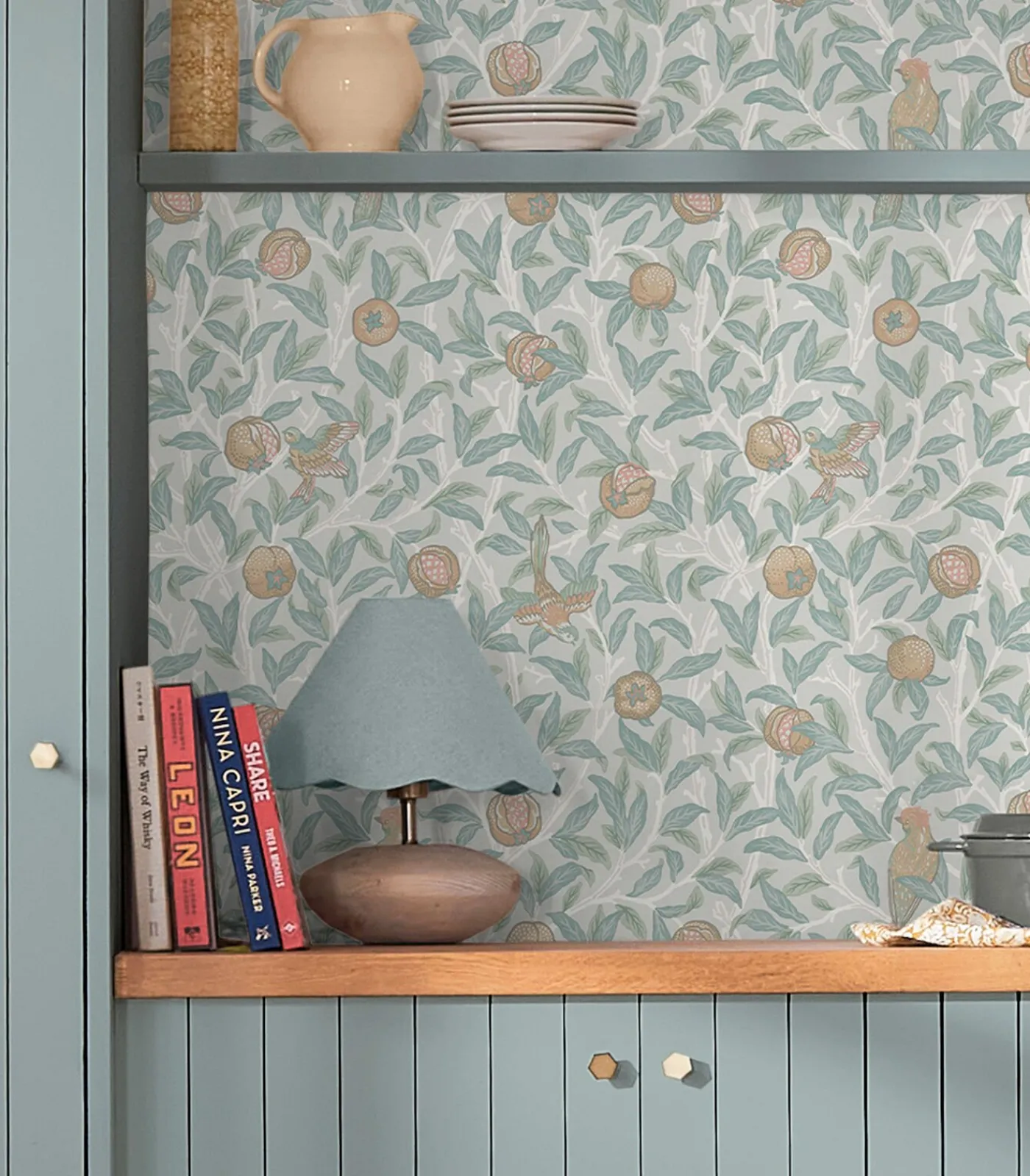 Online Vliesbehang Bird & Pomegranate Duck Egg Wanddecoratie