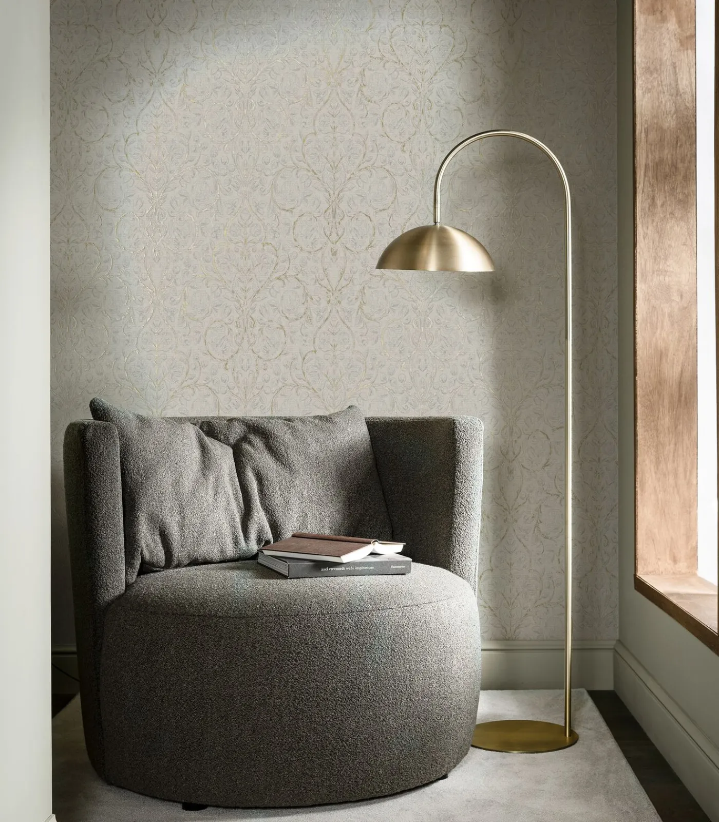 Vliesbehang Classic curl light grey Wanddecoratie