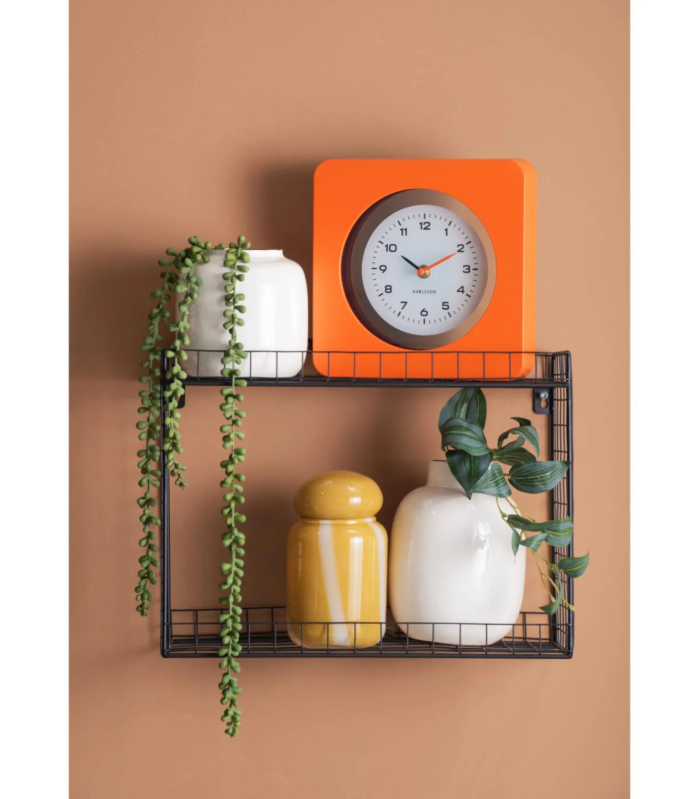 Outlet Wandklok New Vintage - Helderoranje - 4.4x22x22cm Klokken