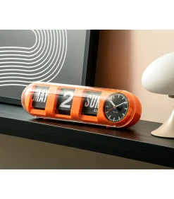 Wandklok Tube Flip - Helderoranje - 38x10x13.5cm Klokken