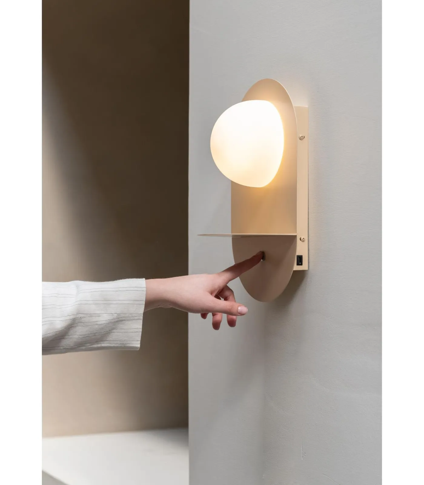 Best Wandlamp Tokyo - Beige - 14x20x34cm Muurverlichting