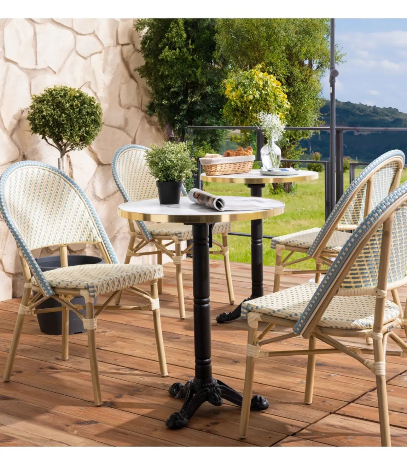 Online Witte marmeren liggende terrastafel van 60 cm en 2 blauwe stoelen Tuinmeubelen