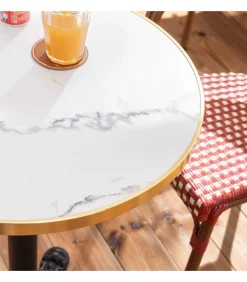 Discount Witte marmeren terrastafel van 60 cm en 2 rode stoelen Tuinmeubelen